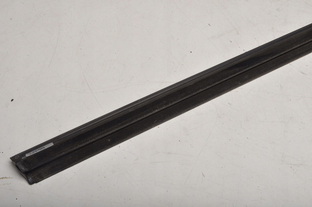 фото №7, Mercedes w172 r172 молдинг стекло подоконная передняя правая