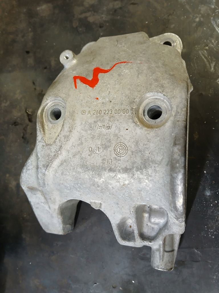 фото №1, Підпора піввісь mercedes a 35 amg 2,0 a2602230000