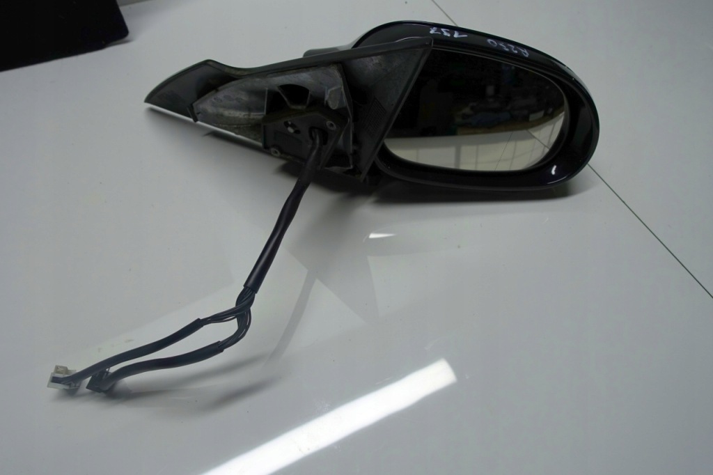 Mercedes r230 sl зеркало правое 197 в Украине