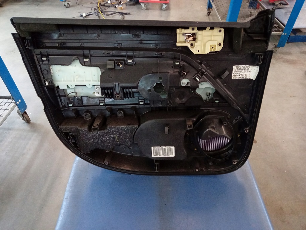 фото №3, Jeep compass i обивка дверь перед правая