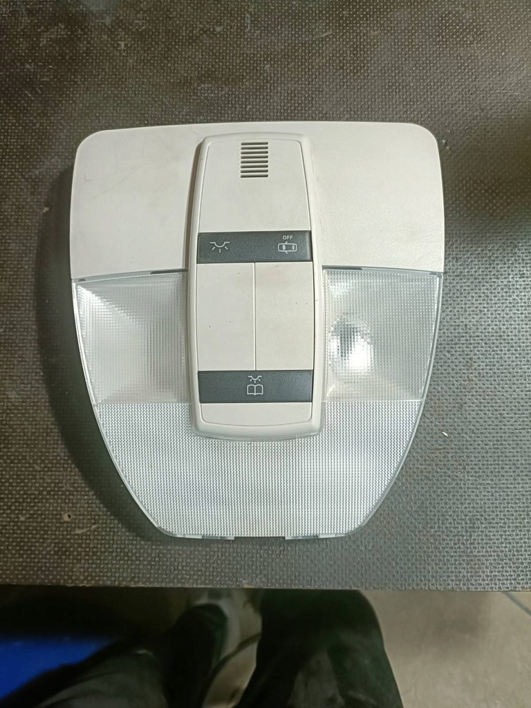 фото №1, Лампа освітлення салону перед a1698200001 mercedes a-klasa w169 04-12