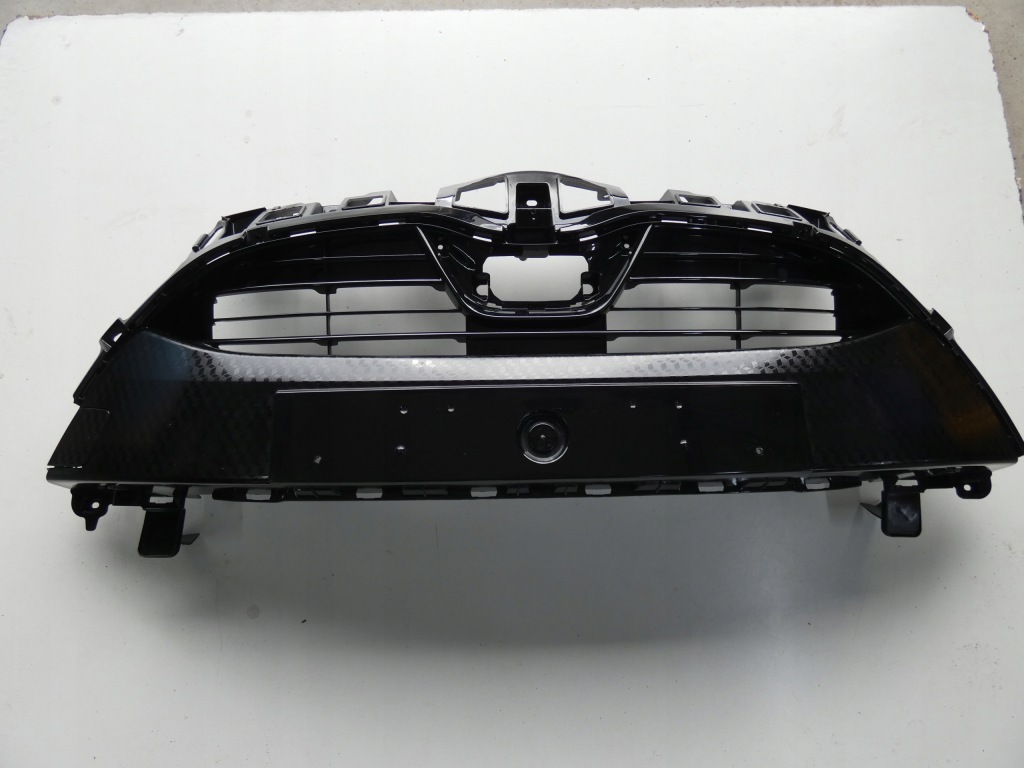 фото №1, Решётка радиатора, решётка бампера toyota yaris iv