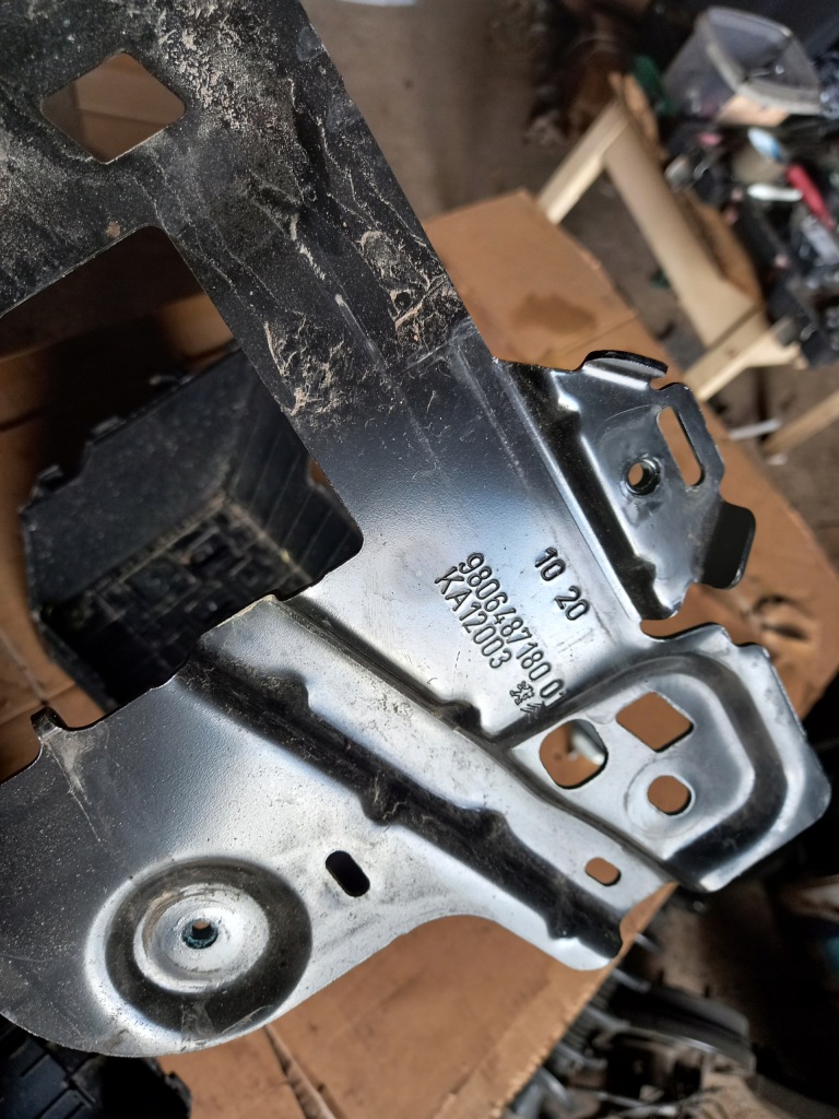 Купити C3 3 1.5bluehdi основа корпус акумулятор комплект