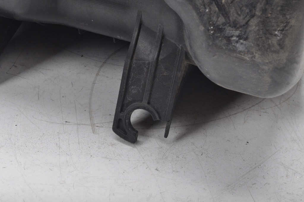 фото №8, Toyota tundra 4.7 корпус фильтра воздуха 00-06