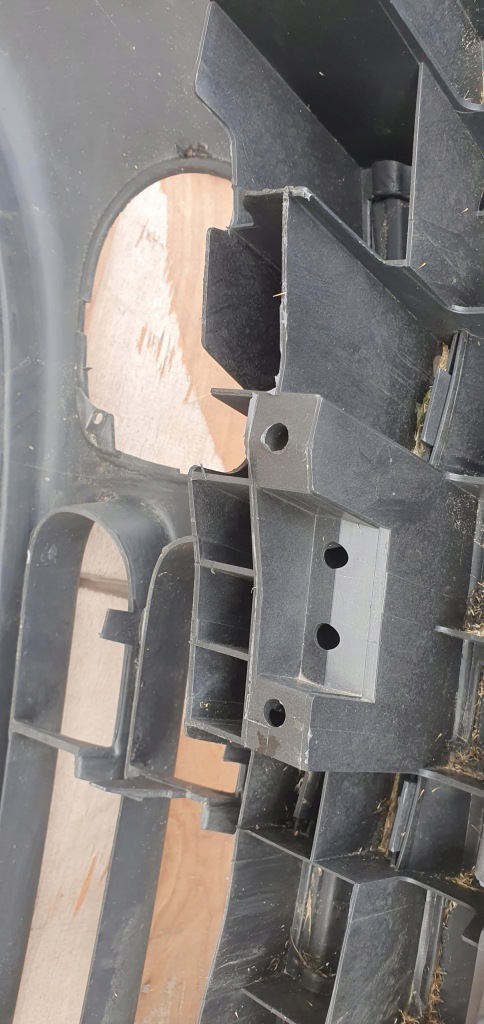 Купити Бампер перед передній renault clio ii 7701470895