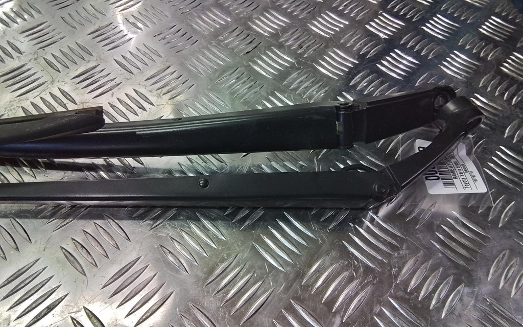 фото №4, Toyota yaris cross рычаги дворник eur kpl.