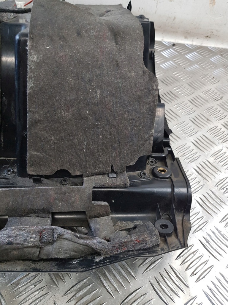 фото №13, Бардачок пасажира 8p1857035g audi a3 8p 05r-