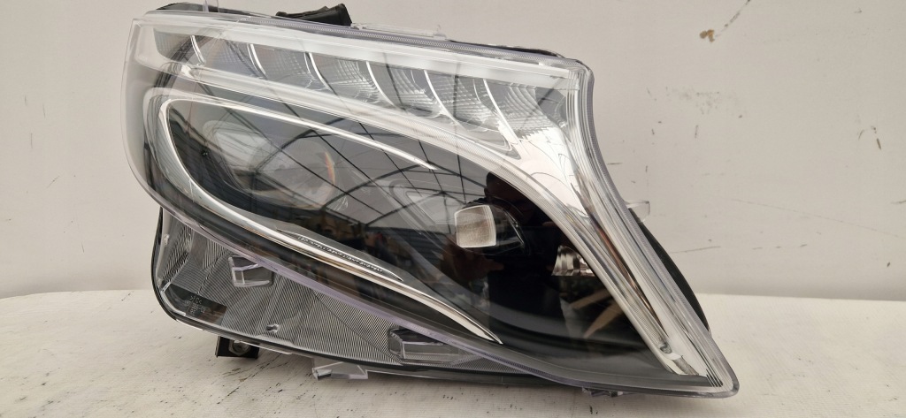 Купити Mercedes v-klasa 447 full led лампа передня права