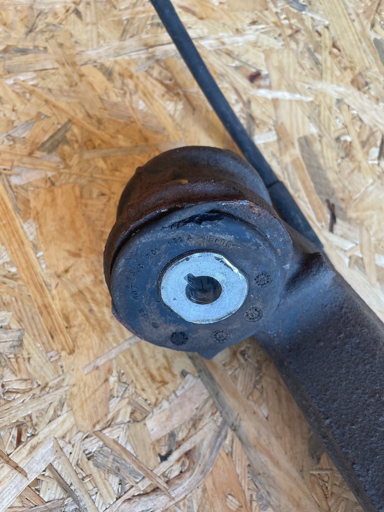 фото №5, Поворотний кулак підвіска правий задня vw t6 lift 2015-