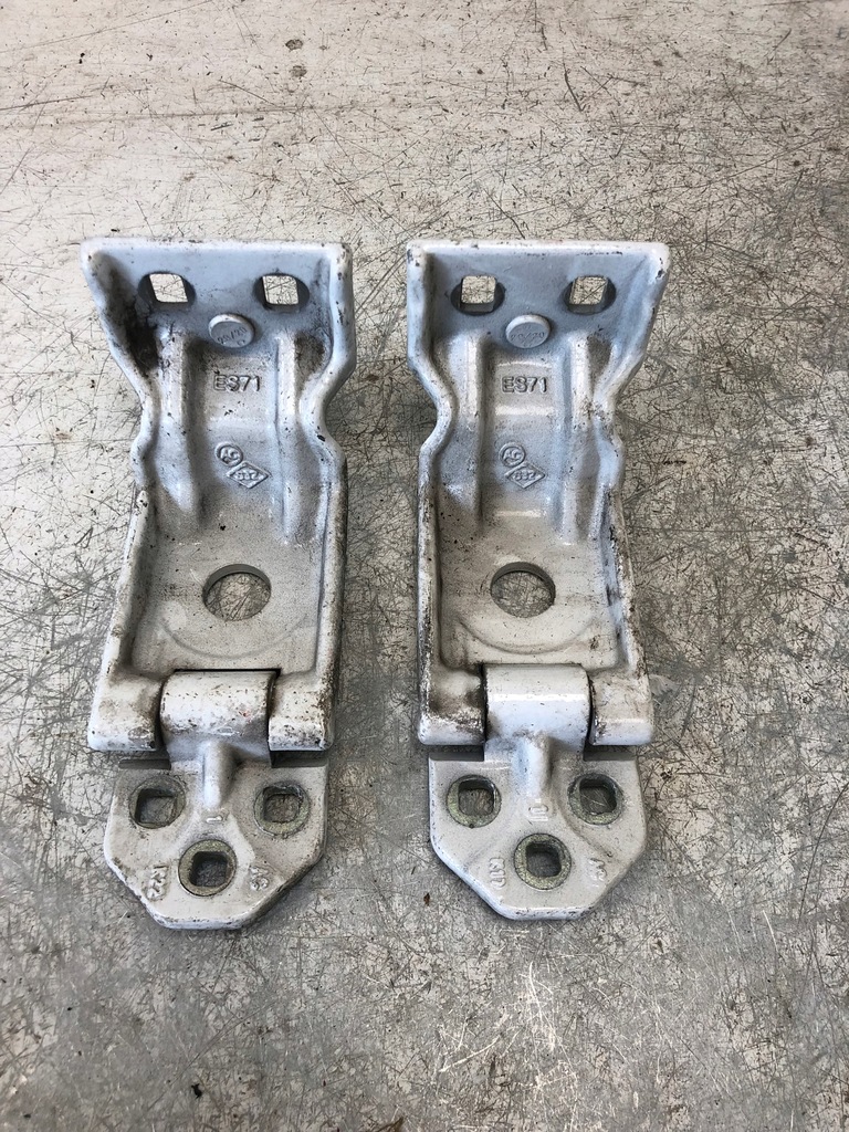 фото №3, Петлі двері задня renault master iv 844000013r