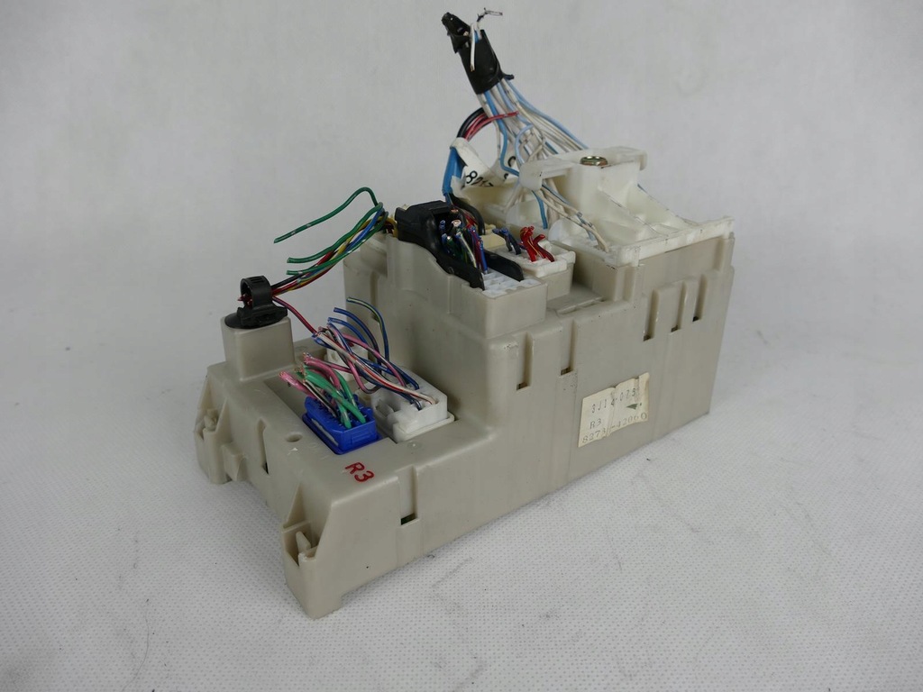 фото №1, Toyota rav4 ii lift 2.0 d4d коробка запобіжників