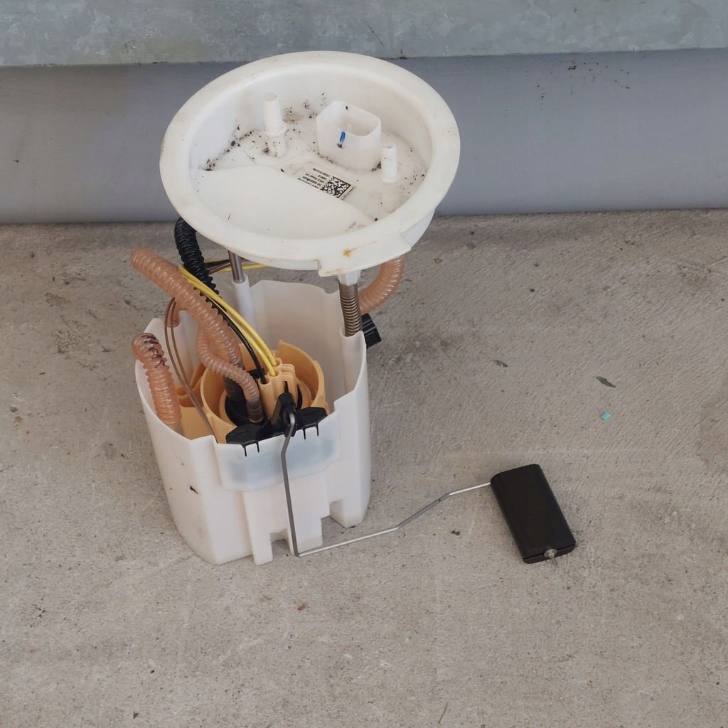 фото №1, Bmw 2 f46 f45 2.0 помпа топлива 7325137