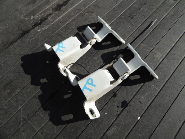 фото №1, Dacia dokker 2018 петлі двері правий задня комплект