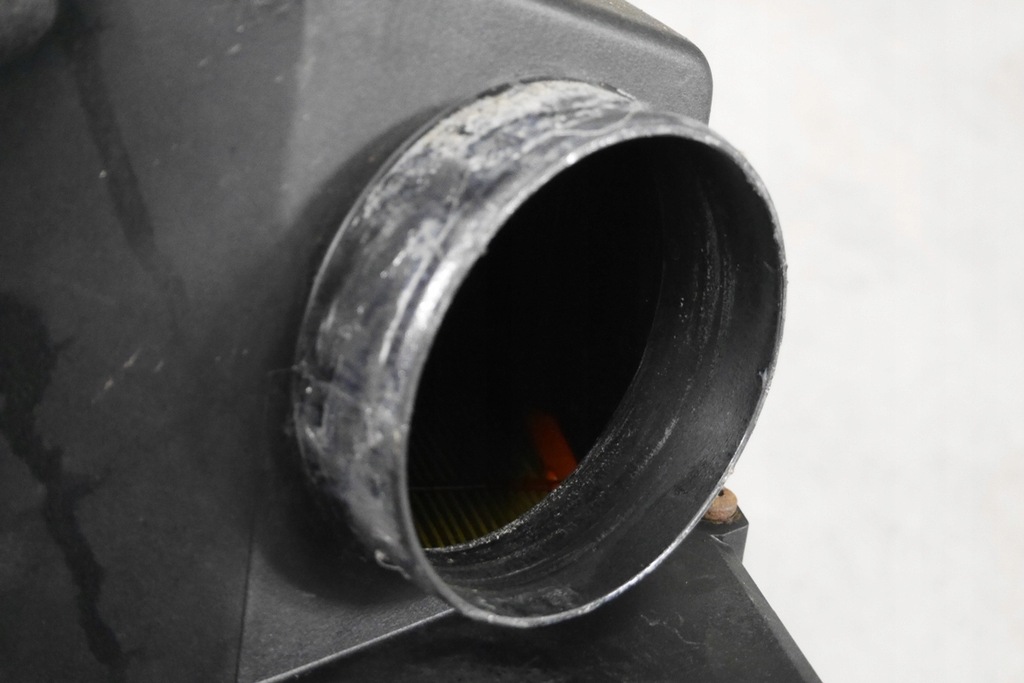 фото №9, Корпус фільтра повітря audi a8 d2 94-99 2.8