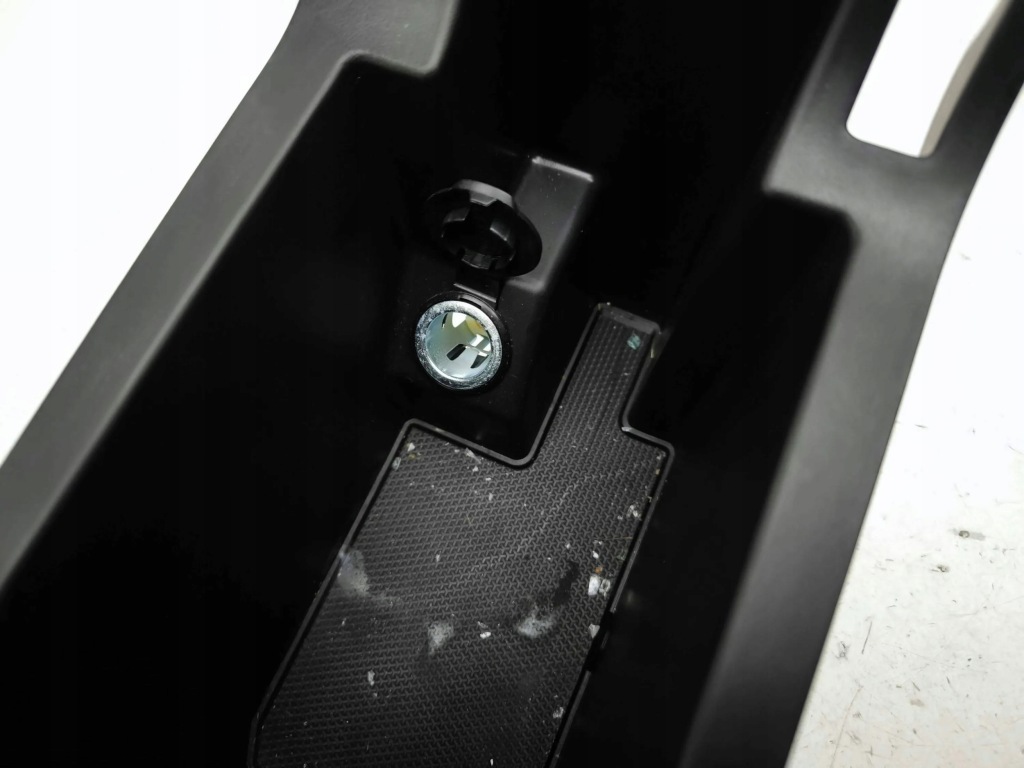 фото №9, Cupra formentor 2023 главный бардачок туннель среднего