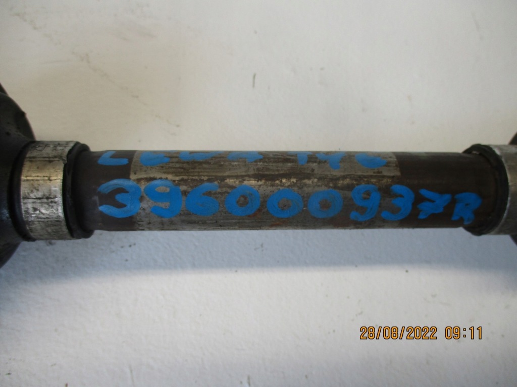 Приводной вал задний  левая smart 453 396000937r в Украине