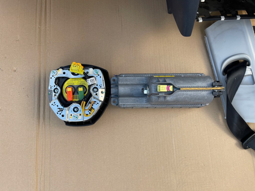 фото №7, Консоль панель приладів подушки безпеки ремені audi a3 8p lift hb оригінал