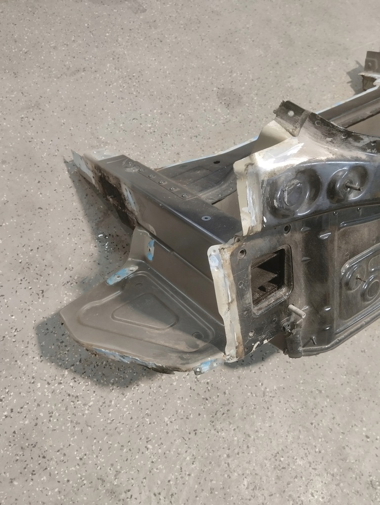 фото №5, Porsche taycan cross pas задній лонжерон піддон задня