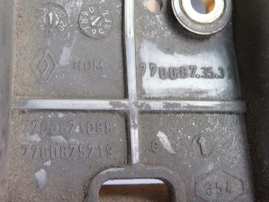 Колектор впускний  впускний 7700871088 renault twingo i 1,2 8v benz Недорого