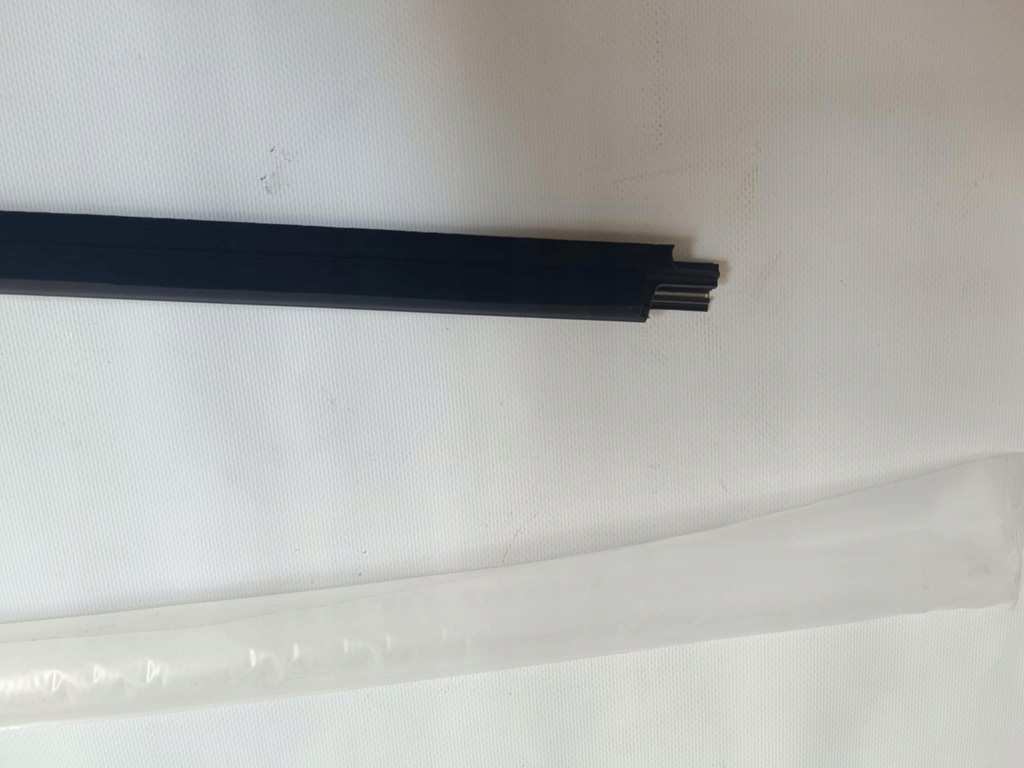 фото №8, Молдинг ущільнювач двері хром лівий перед toyota corolla e18 2014-2019