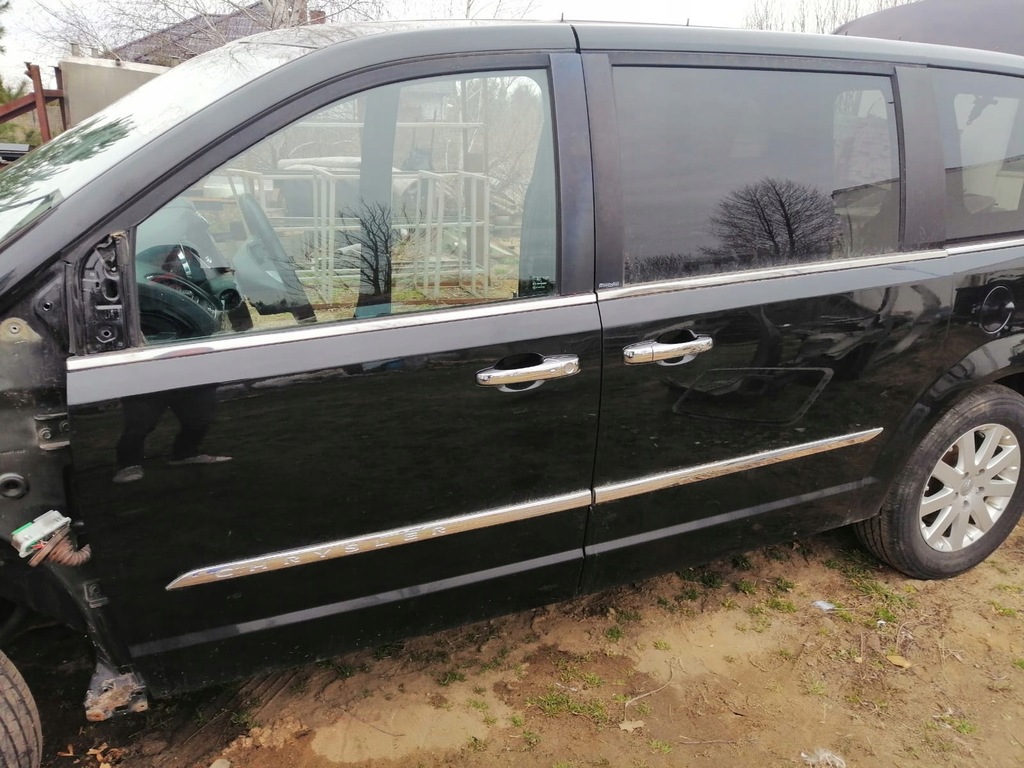 фото №1, Chrysler town country дверь