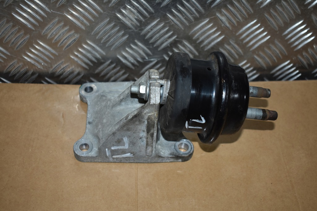 фото №1, Idealna подушка кронштейн коробки передач левая nissan gt-r r35 1