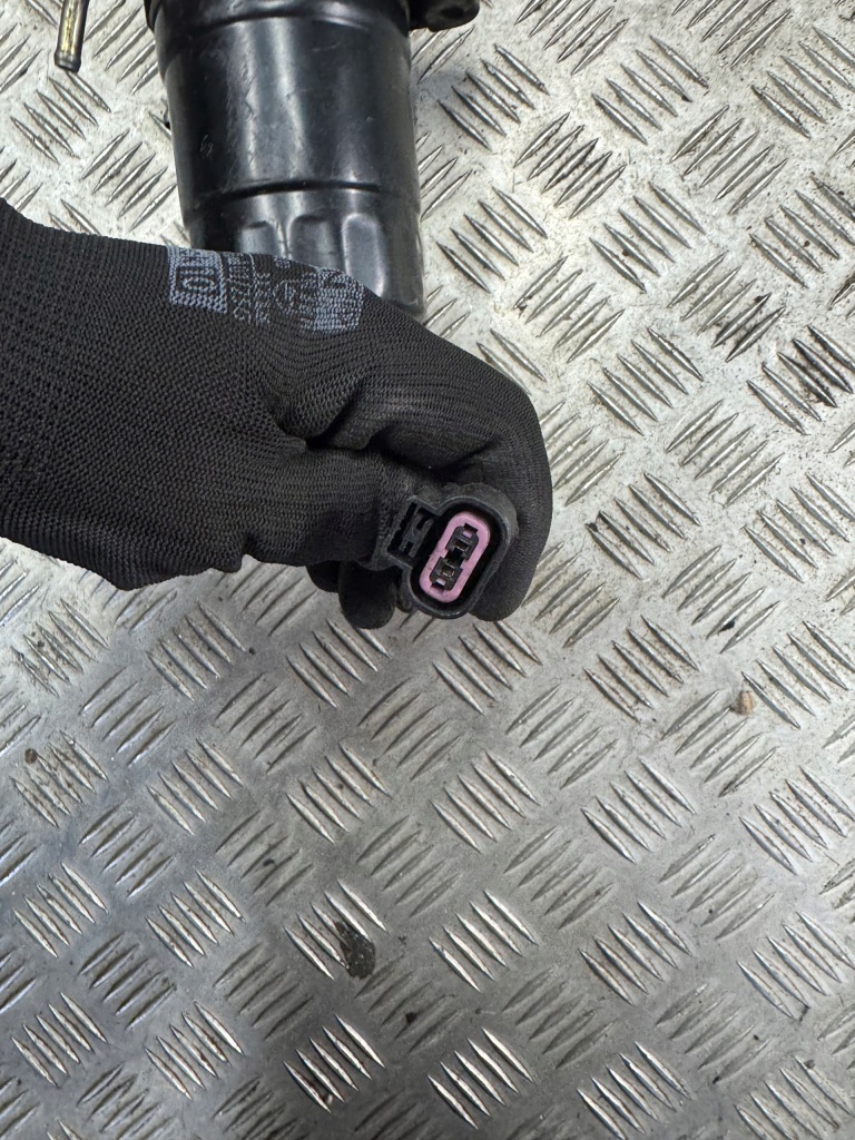 фото №8, Основание фильтра топлива датчик wody mitsubishi pajero ii 2.5td 90-99r.