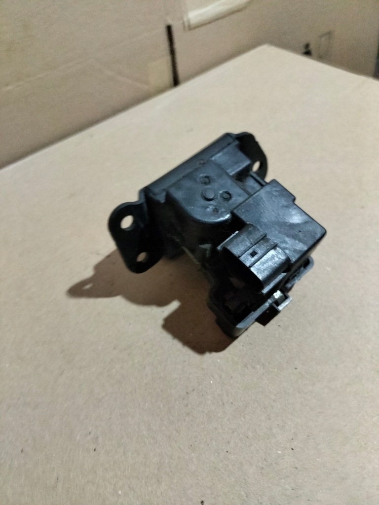 фото №5, Kia sportage iii замок крышки багажника