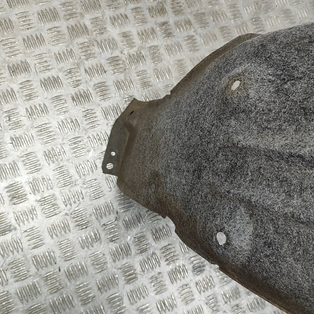 Lexus ux 2022 левая сторона подкрылок задние в Украине