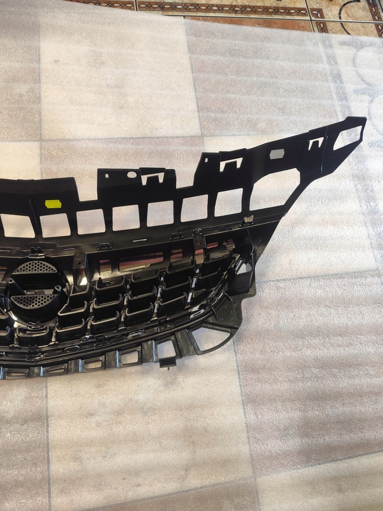 фото №10, Решётка радиатора opel astra j przed lift nr оригинал 13266577