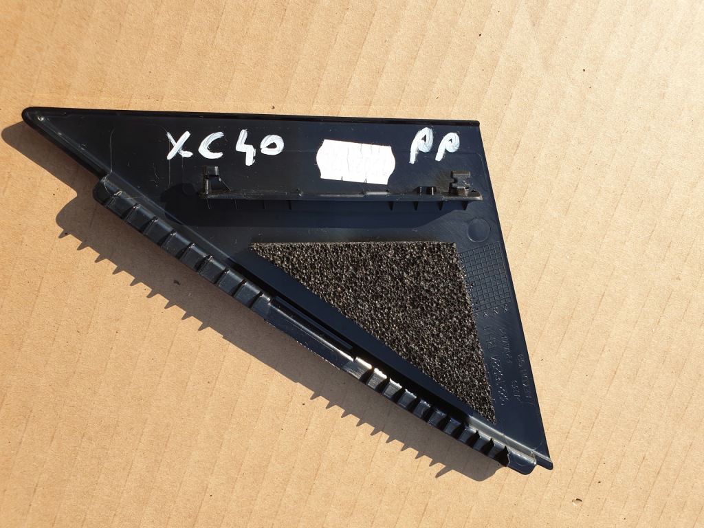 фото №5, Заглушка треугольник зеркало дверь правая volvo xc40