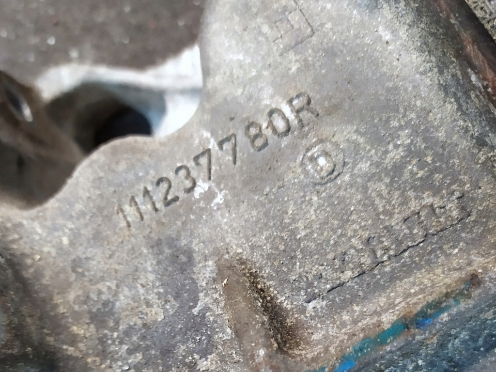 Поддон масляная 111237780r renault mnissan 1.6dci r9m Оригинал