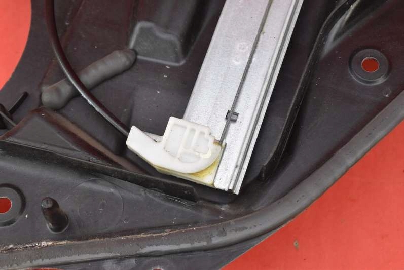 фото №7, Подъемник стекло левый задняя d6517397xb mazda 2 ii de 5d 07-10