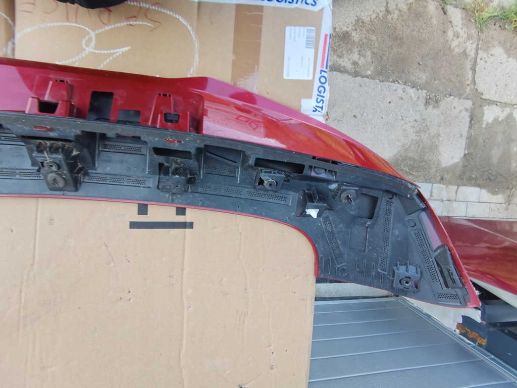 фото №11, Ford kuga iii - спойлер задній кришки червоний