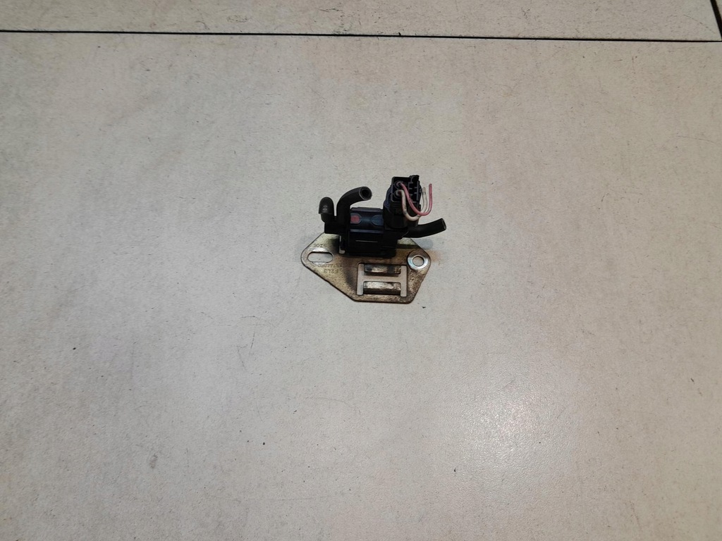 фото №1, Клапан вакуумa mazda premacy 2.0 ditd k5t44091