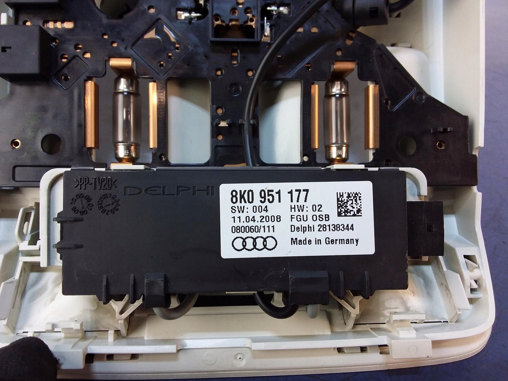 фото №4, Audi a4 b8 фонари потолочный 8t0947135b