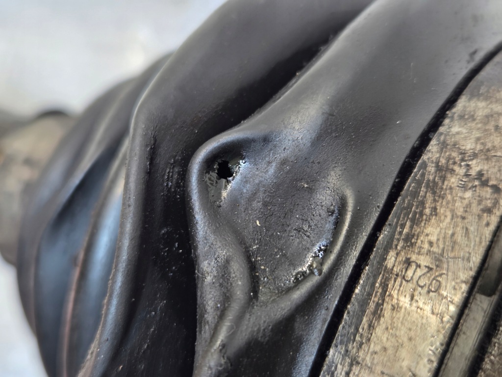 Приводной вал левый перед короткий opel crossland 9809710080 1.2 в Украине