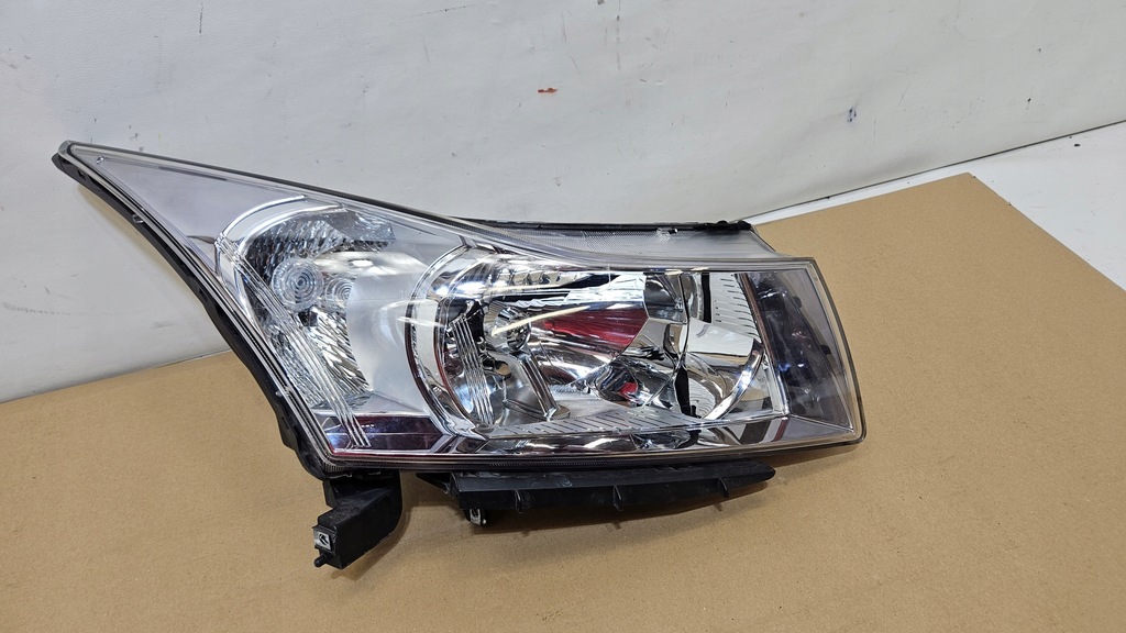 фото №1, Лампа передняя правая chevrolet cruze przed lift