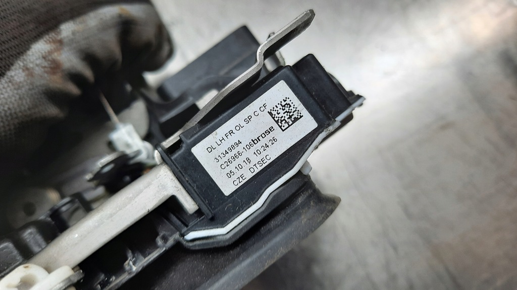 фото №4, Замок двері лівий перед 31349894 volvo xc90 ii