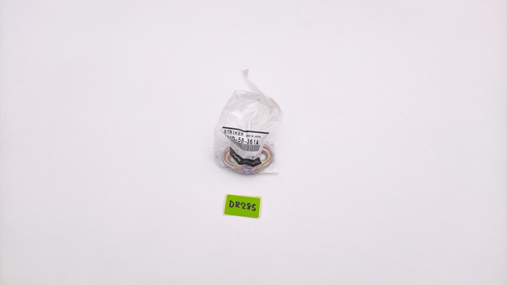 фото №1, Mazda cx3 cx5 засов замка дверь gs1d-58-361a dr285