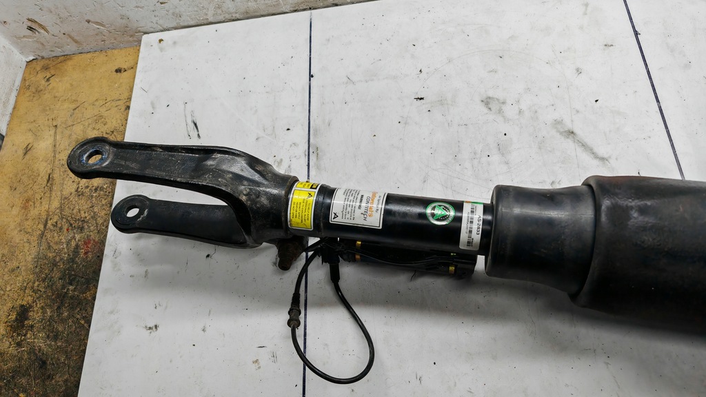 фото №7, Пневмоподушка подушка airmatic ads правий перед mercedes r-kl w251 2022 rok as-2833