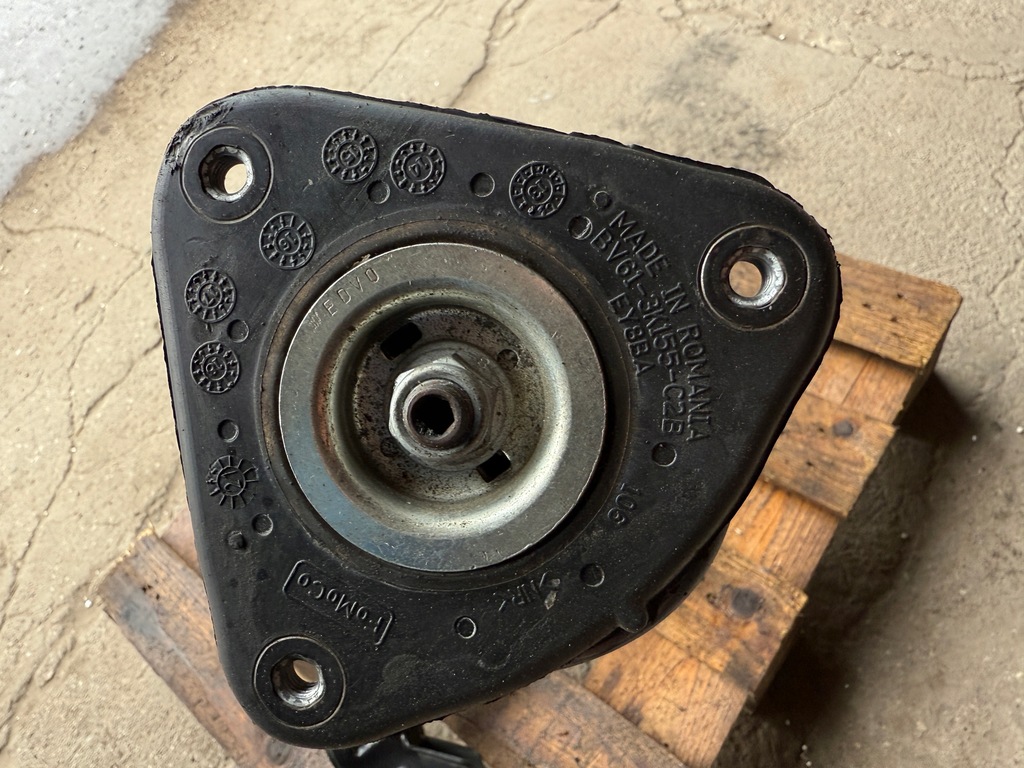 фото №8, Амортизационная стойка поворотный кулак рычаг суппорт левый перед ford focus mk3 eu org комплект