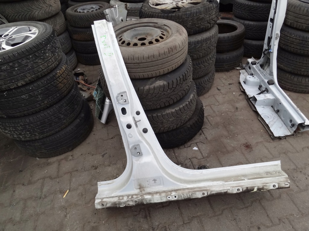 фото №1, Dacia duster ii 2020 блок двигателя порог правый оригинал