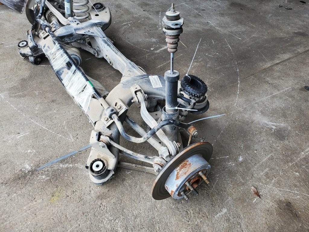 фото №11, Dodge challenger 2015-2023 3.6 benzin p68277002ab задний балка задние