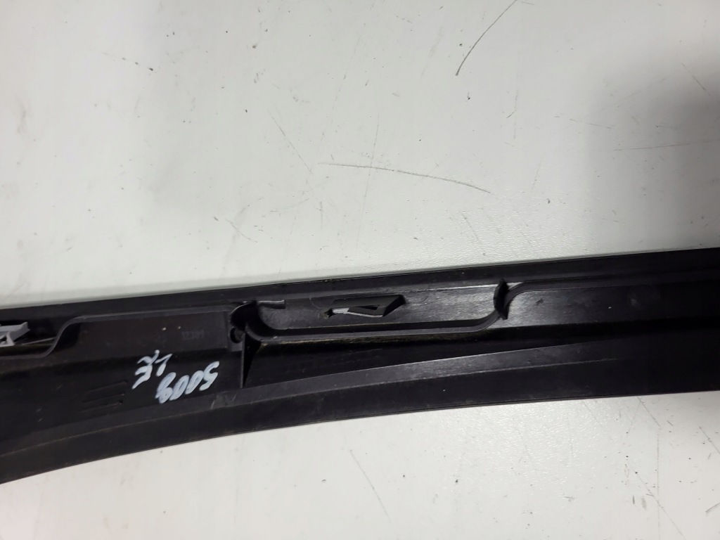 фото №8, Молдинг скло лобове лівий перед peugeot 5008 i 96858535