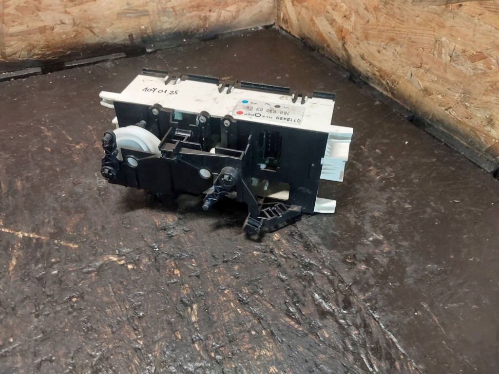 Панель кондиционера обдув mercedes-benz a w168 1688300385 с Разборки