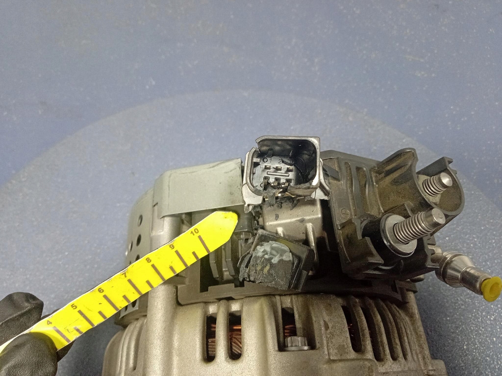 Bmw x7 g07 g05 g01 g02 g20 b48 b58 генератор 48v 8490440 Киев