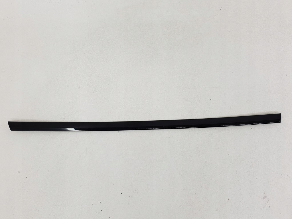 фото №1, Bmw 2 u06 защита рамы стекло дверь левый задняя 8496361