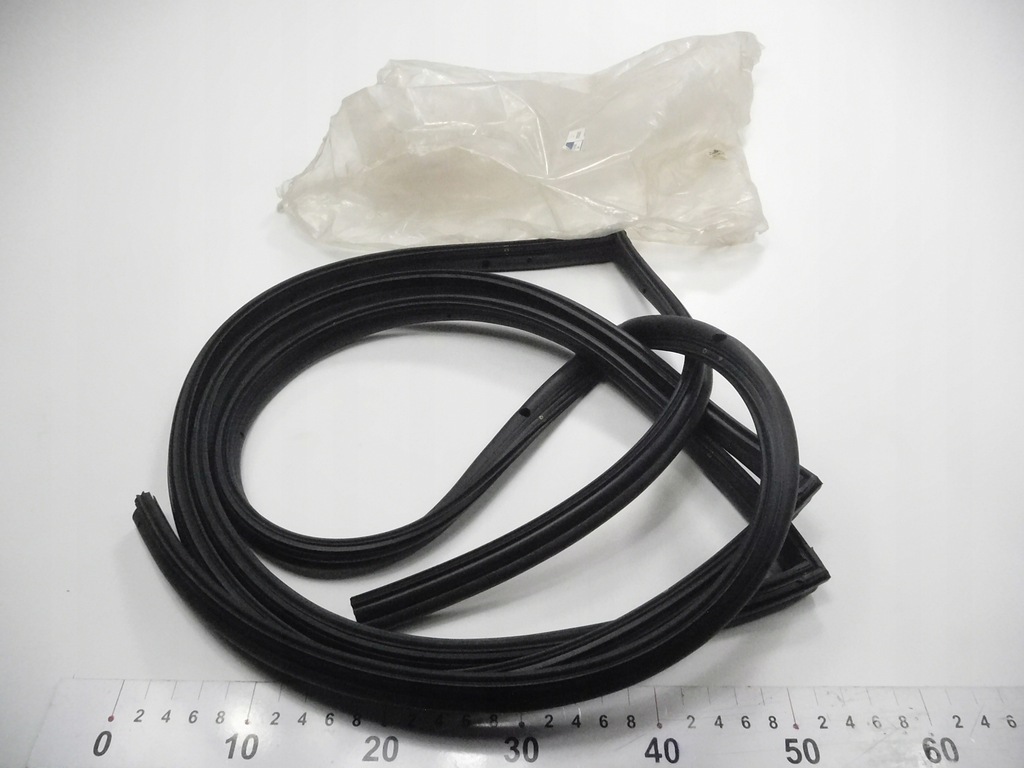 фото №6, Прокладка задний крышки багажника ford transit оригинальный номер 6901082