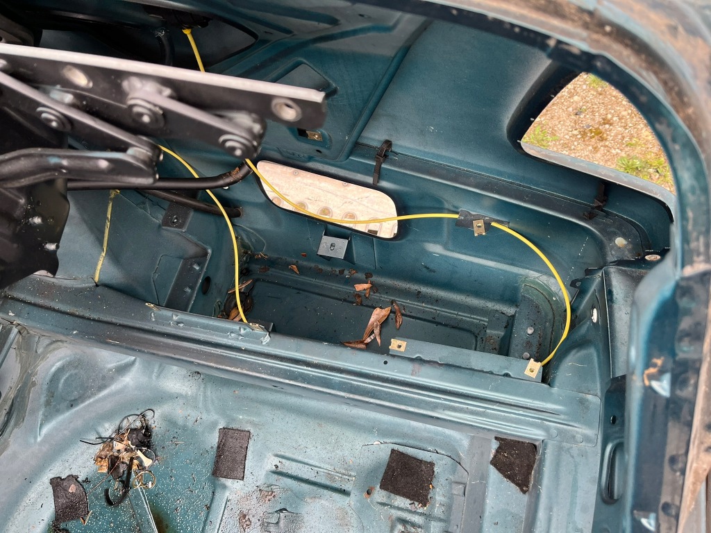 фото №10, Крила обшивка чверть права ліва pas задній задня mercedes w124 cabrio